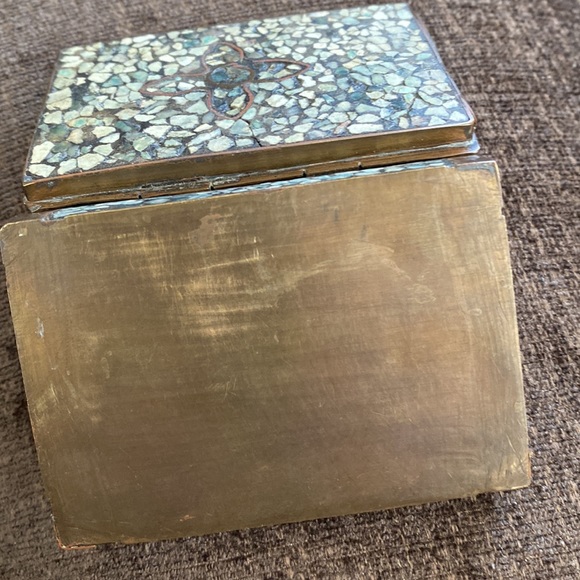 Not sure what this is but seen some listed for large sums of $ - Picture 3 of 3